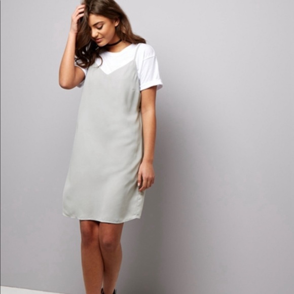 Dress - Picture 2 of 7